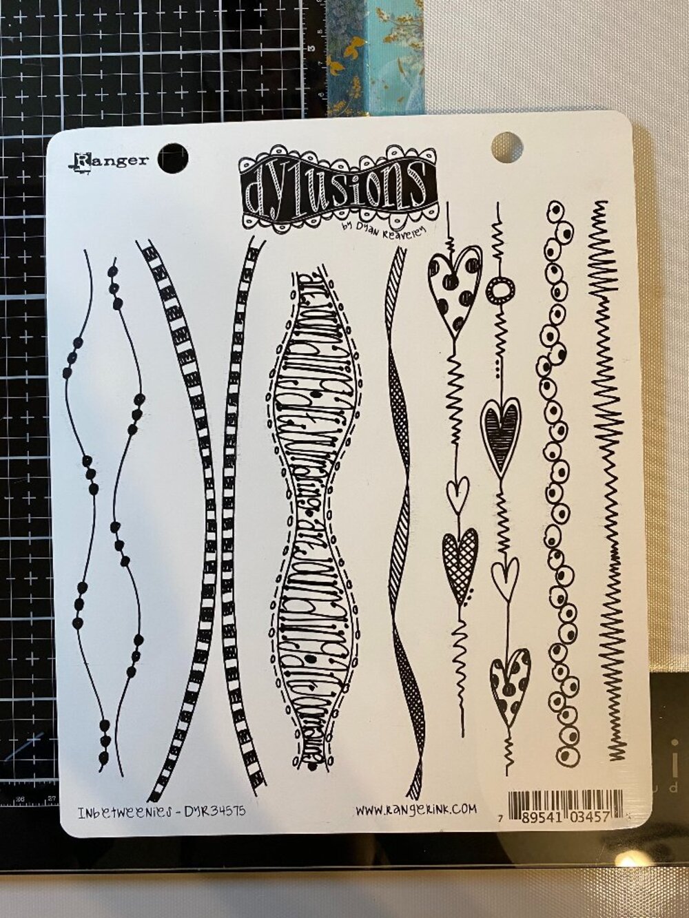 Dylusions Stamp Set: DYR34575-Inbetweenies